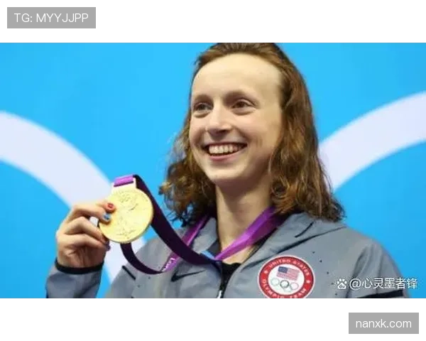 凯蒂·莱德基训练完顺手买下泳池边那栋别墅？