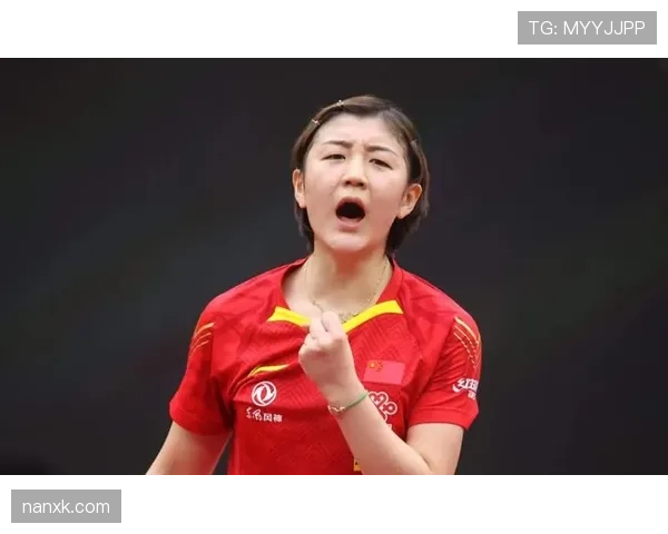 陈梦训练完偷偷吃蛋糕被拍，这自律人设还绷得住吗？